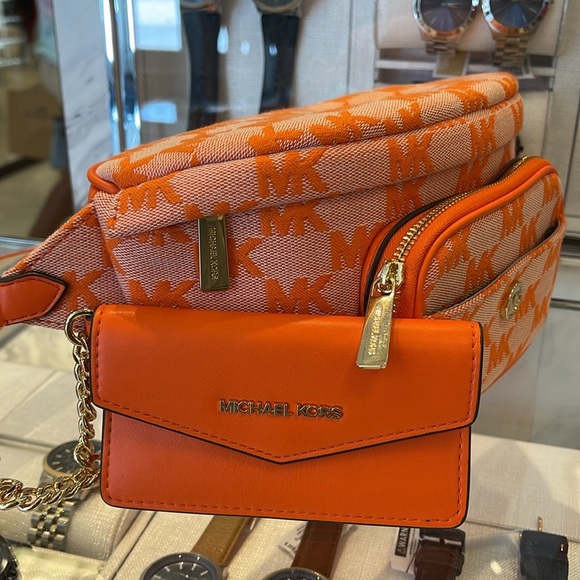 MICHAEL KORS
Maisie Lg Logo 2-in-1 Sling Waist Fanny Pack Crossbody 
Poppy
NWT - Picture 6 of 16